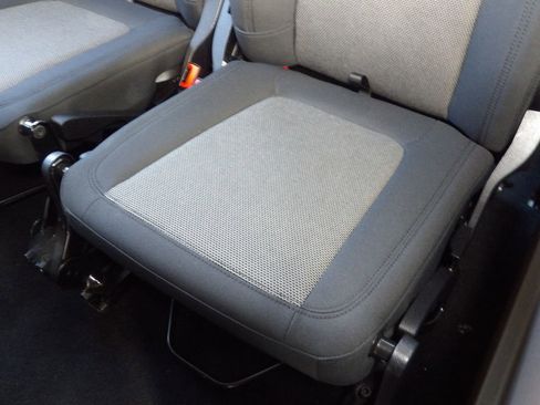 Used 2020 Ford Transit Connect XL image 31