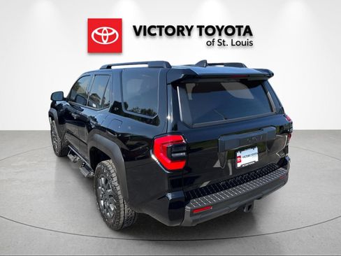 Used 2026 Toyota 4Runner SR5 AWD/4WD image 5