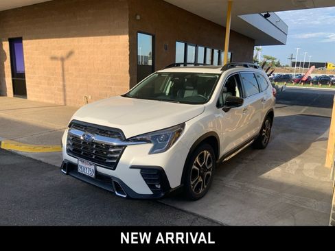 Used 2024 Subaru Ascent Touring AWD/4WD image 1