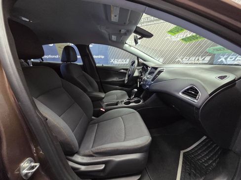 Used 2019 Chevrolet Cruze LS FWD image 24