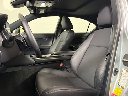 Used 2024 Lexus IS 300 w/ Comfort Package RWD image 6
