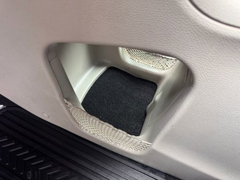 Used 2019 Dodge Grand Caravan SXT image 35