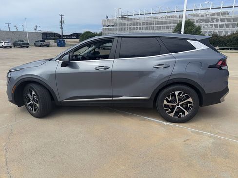 Used 2023 Kia Sportage EX FWD image 4