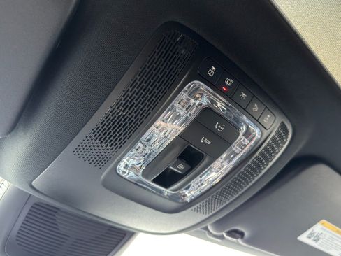 Used 2022 Mercedes-Benz GLS 450 4MATIC w/ Warmth & Comfort Package image 41