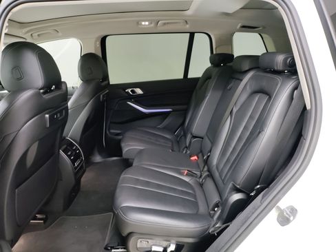 Used 2022 BMW X7 xDrive40i w/ Cold Weather Package image 11