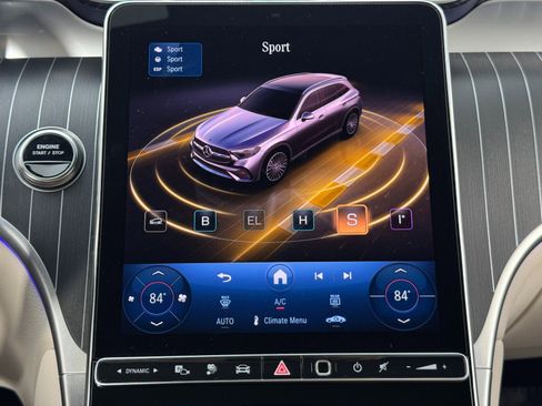 Used 2025 Mercedes-Benz GLC 350e 4MATIC image 29