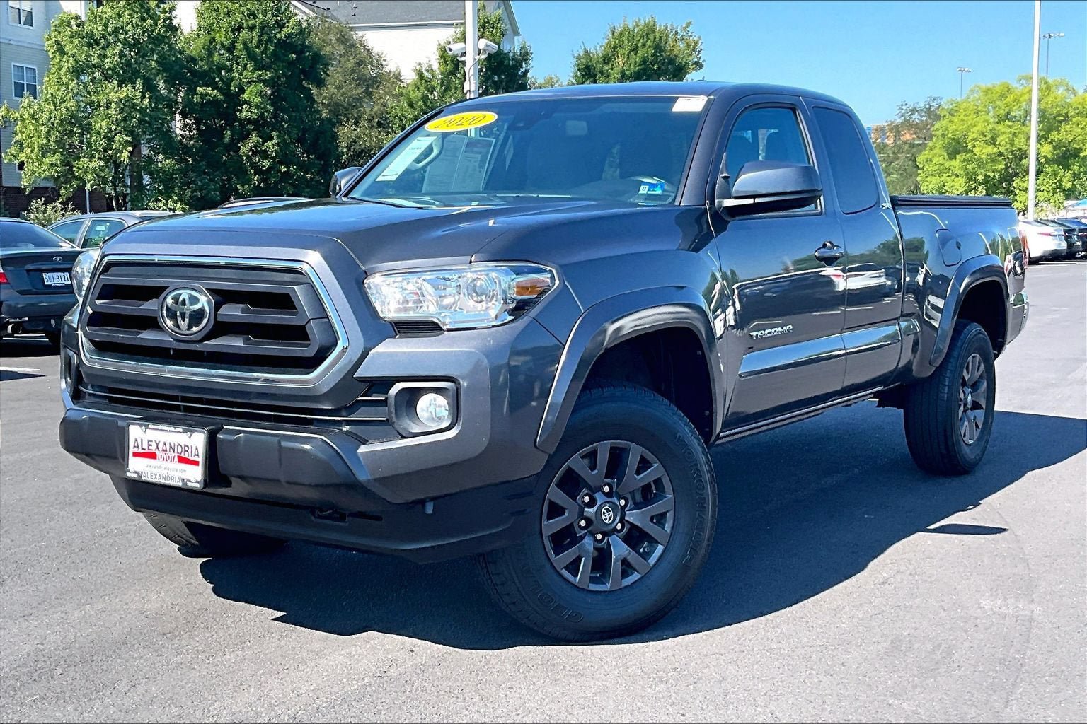 Used 2020 Toyota Tacoma SR5 w/ SR5 Appearance Package (SM) AWD/4WD image 1