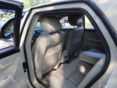 Used 2011 Cadillac DTS Luxury FWD image 11