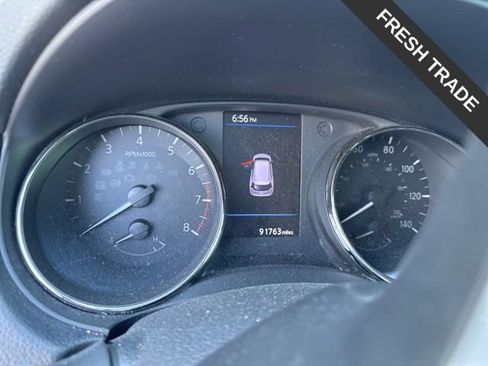 Used 2018 Nissan Rogue S FWD image 2