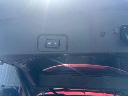 Used 2025 Nissan Rogue SV FWD image 23