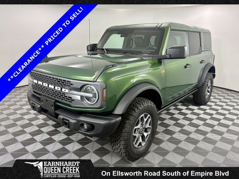 Used 2025 Ford Bronco Badlands AWD/4WD image 1