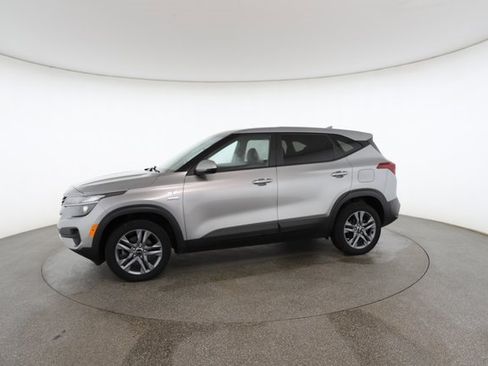 Used 2021 Kia Seltos LX image 5