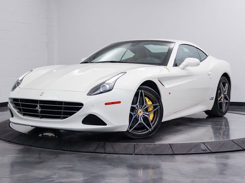 Used 2017 Ferrari California T RWD image 2