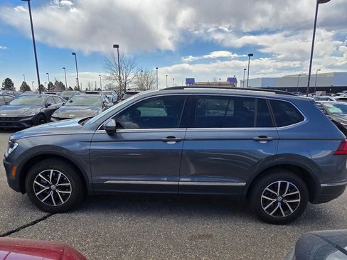 Used 2021 Volkswagen Tiguan SE w/ Panoramic Sunroof Package image 2