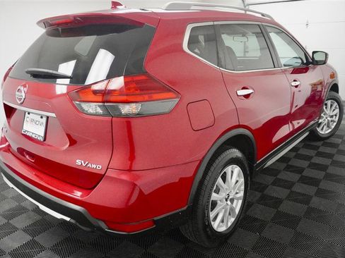 Used 2017 Nissan Rogue SV image 8