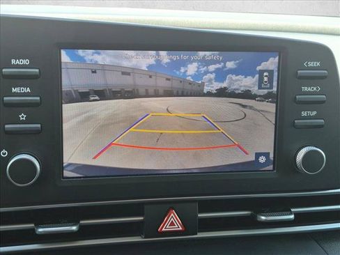 Used 2023 Hyundai Elantra SEL FWD image 9
