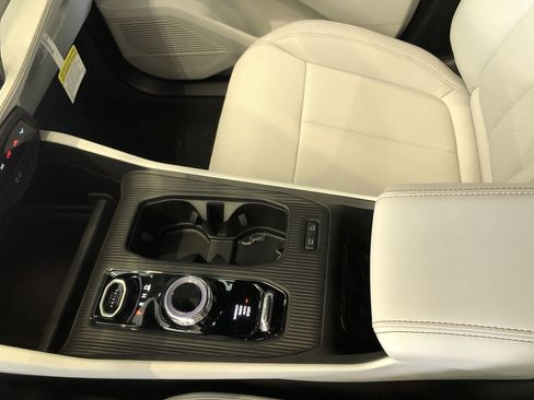 New 2026 Jeep Cherokee Limited image 18