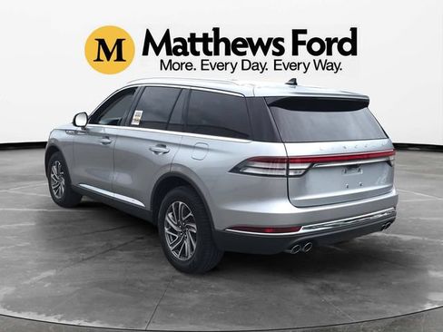 Used 2023 Lincoln Aviator AWD image 3