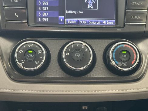 Used 2015 Toyota RAV4 LE FWD image 21