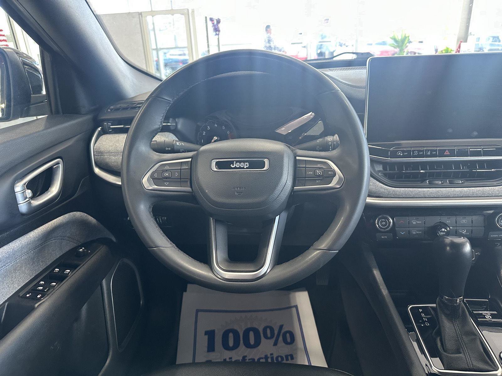 Used 2023 Jeep Compass Latitude AWD/4WD image 31
