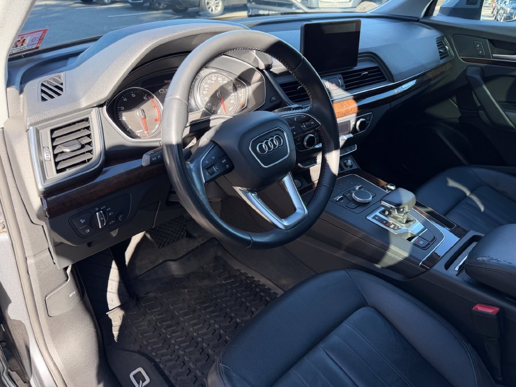 Used 2020 Audi Q5 2.0T Premium w/ Convenience Package AWD/4WD image 16