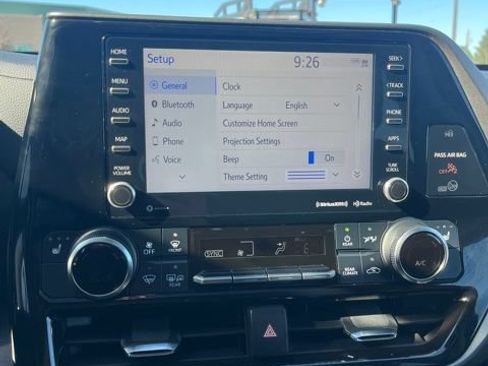 Used 2022 Toyota Highlander XLE AWD/4WD image 44