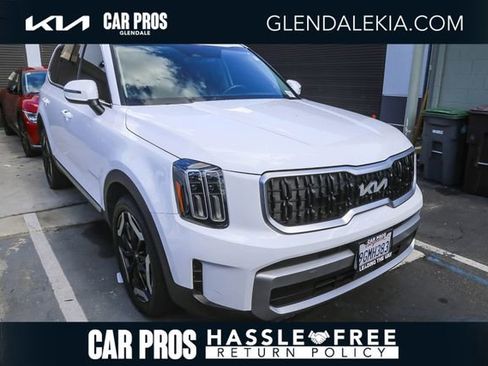 Used 2023 Kia Telluride EX w/ EX Captain's Chair Package image 1