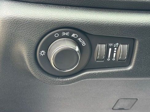 New 2027 Chrysler Pacifica Limited FWD image 14