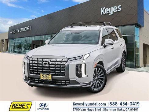 Used 2023 Hyundai Palisade Calligraphy image 1