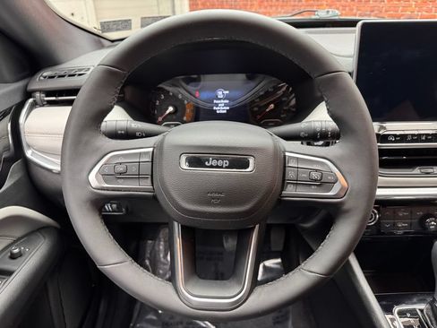 Used 2023 Jeep Compass Limited AWD/4WD image 13