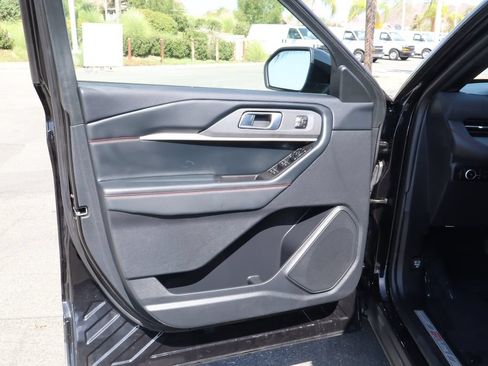 Used 2025 Ford Explorer ST-Line w/ Premium Package RWD image 19