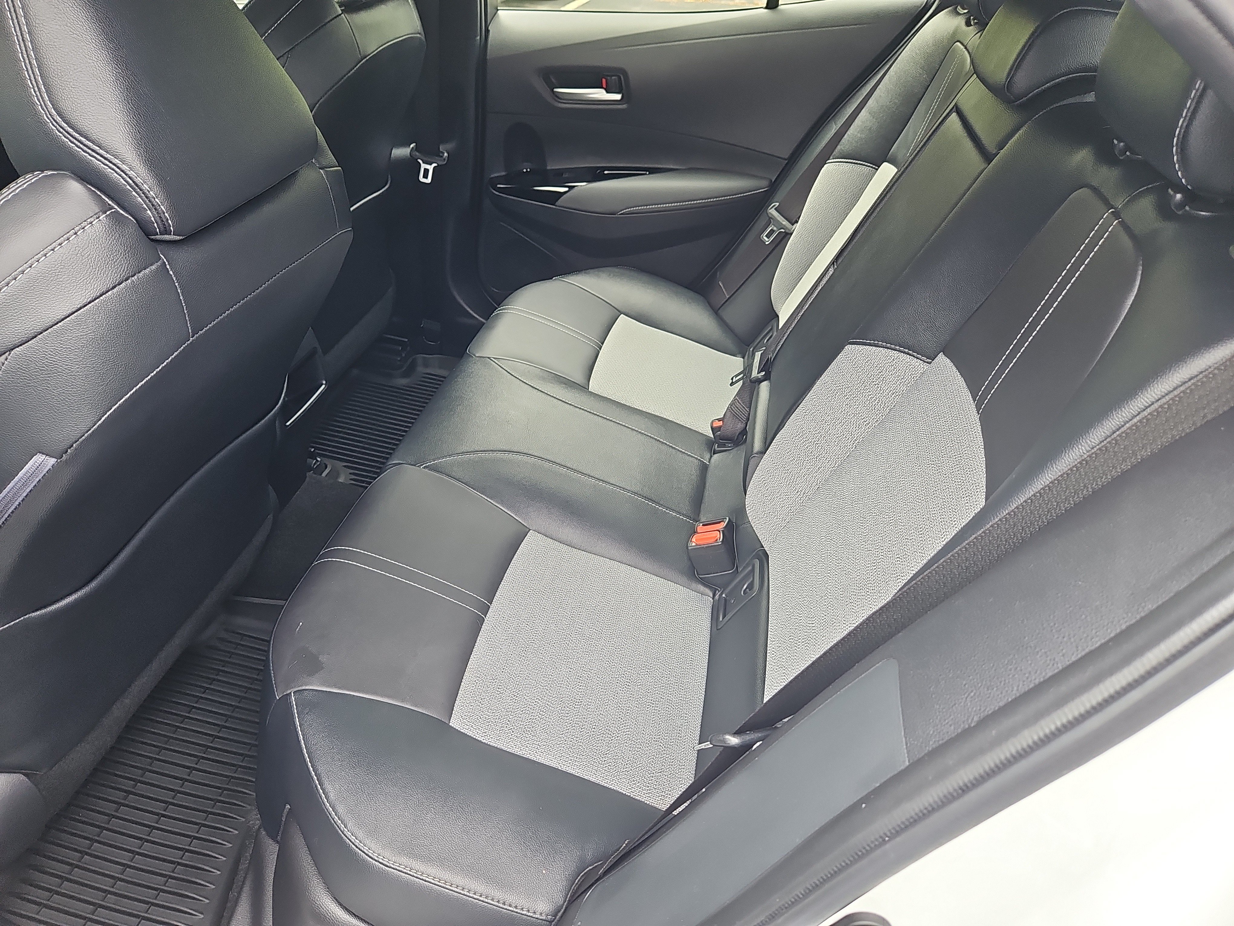 Used 2021 Toyota Corolla XSE FWD image 28