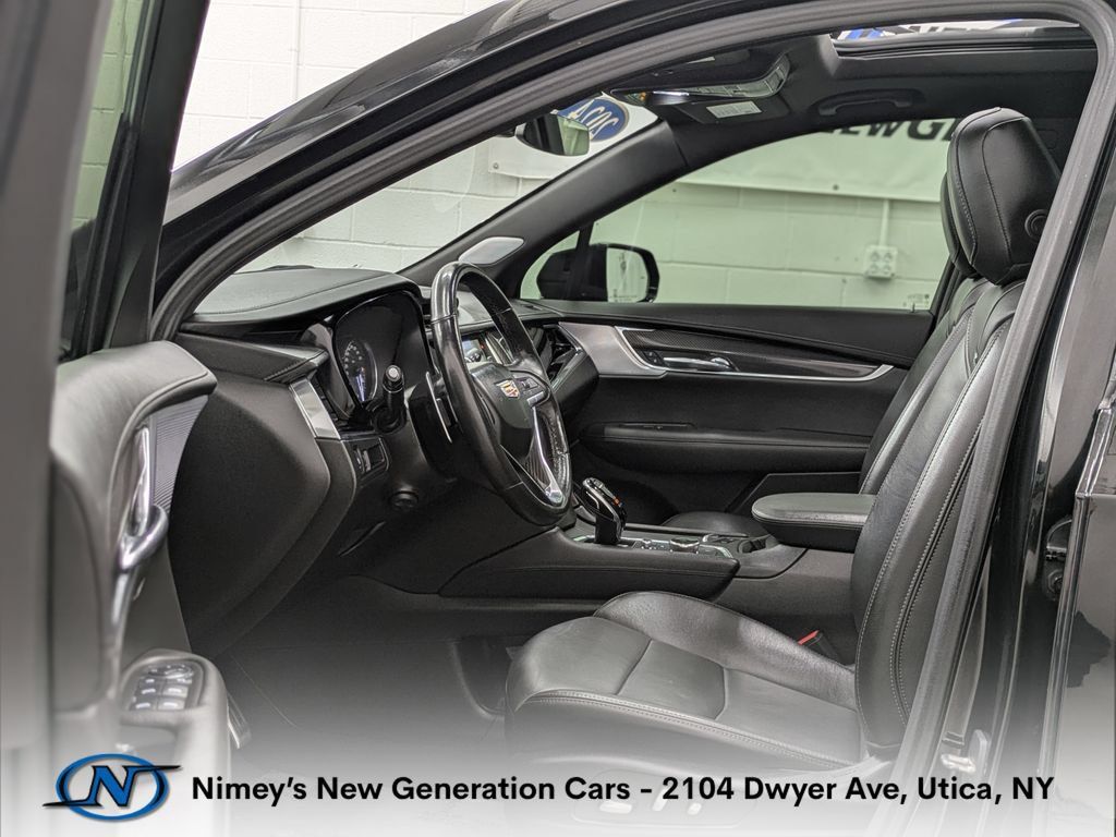 Used 2024 Cadillac XT6 Sport AWD/4WD image 3