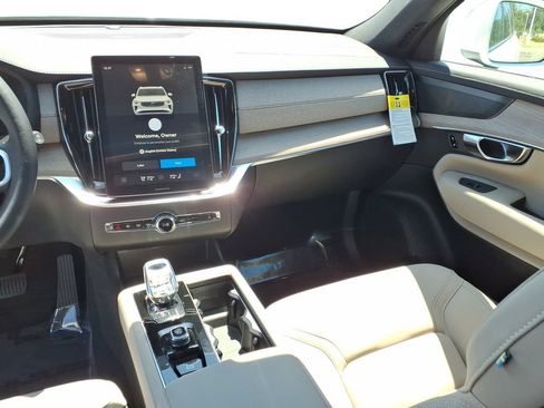 New 2026 Volvo XC90 T8 Plus w/ Protection Package Premier image 9