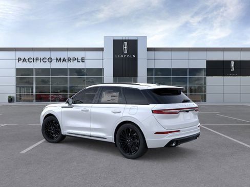 New 2026 Lincoln Corsair Premiere image 4