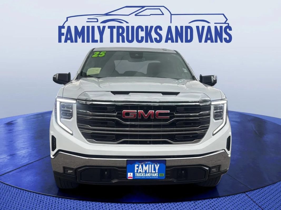 Used 2025 GMC Sierra 1500 SLT AWD/4WD image 8