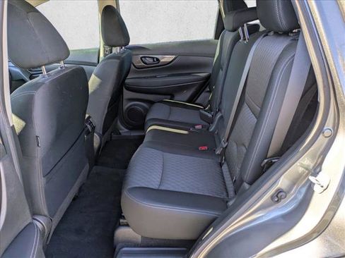 Used 2020 Nissan Rogue S image 19