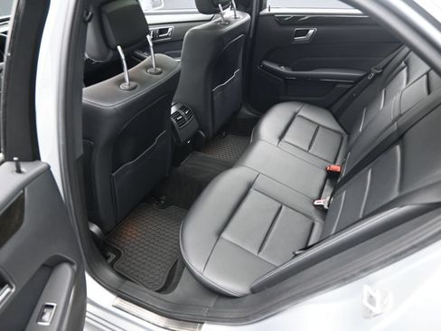 Used 2014 Mercedes-Benz E 250 BlueTEC Sedan image 16
