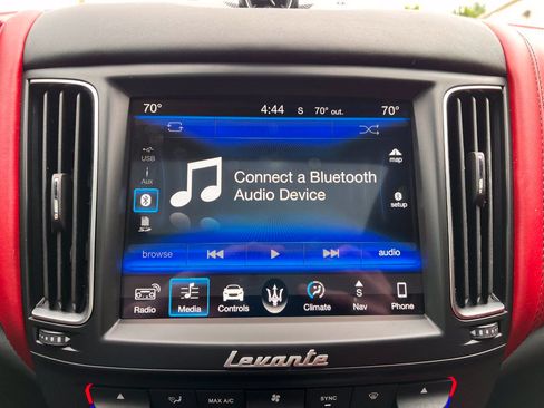 Used 2018 Maserati Levante GranSport AWD/4WD image 13