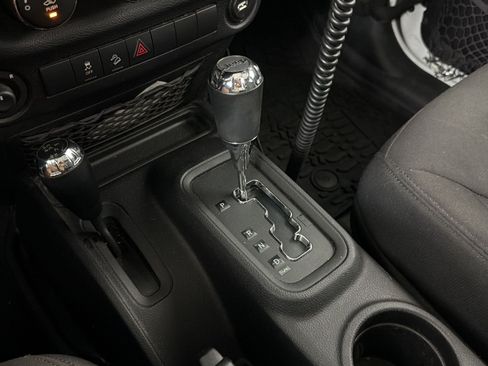 Used 2015 Jeep Wrangler Unlimited Sport AWD/4WD image 15