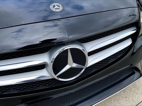 Used 2019 Mercedes-Benz C 300 Sedan image 30