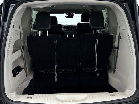 Used 2022 Chrysler Pacifica Touring-L FWD image 19