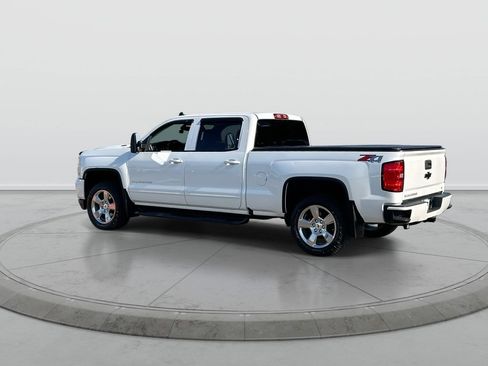 Used 2018 Chevrolet Silverado 1500 LT w/ All Star Edition AWD/4WD image 6