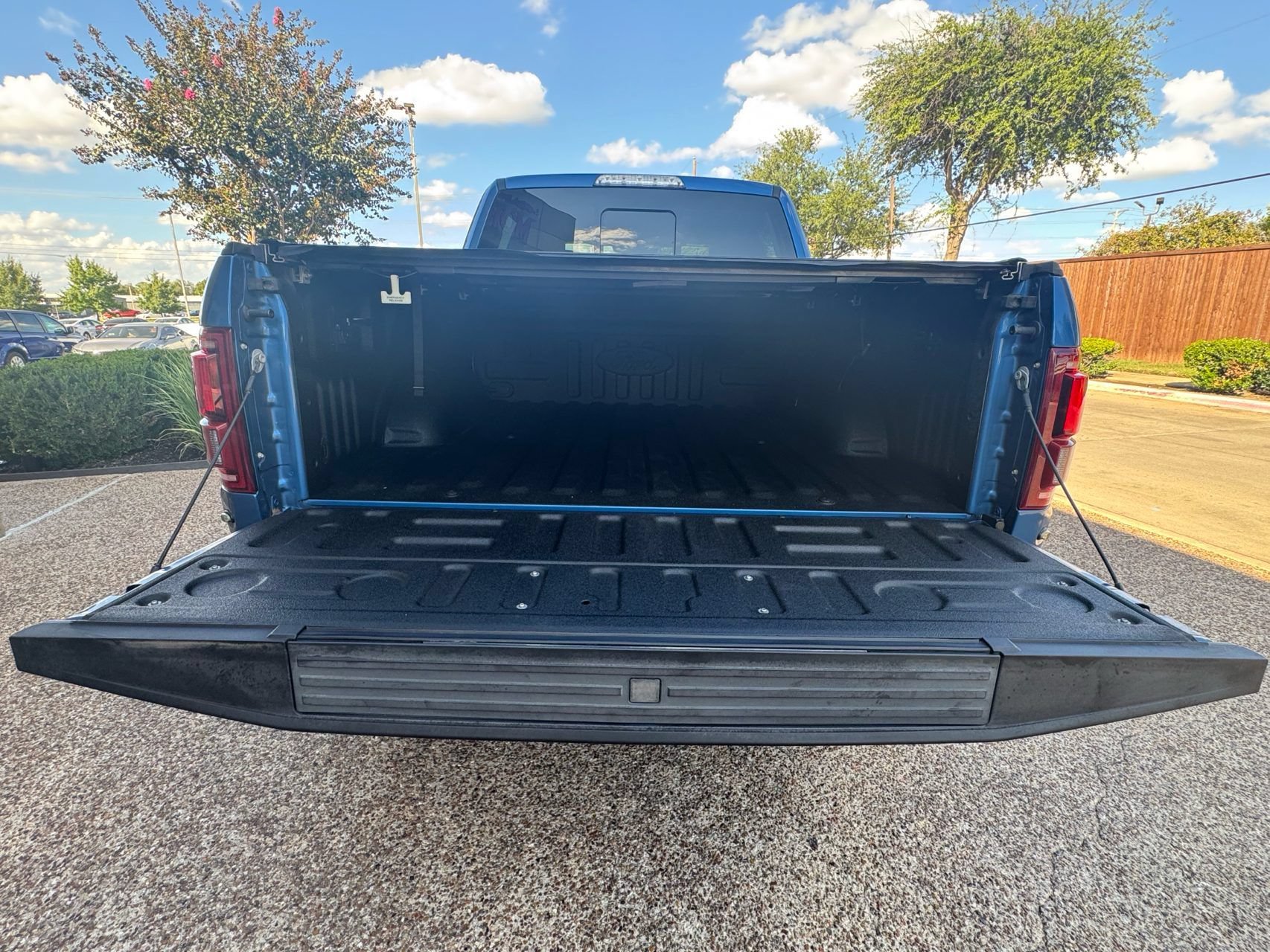 Used 2020 Ford F150 Raptor w/ Equipment Group 802A Luxury AWD/4WD image 14