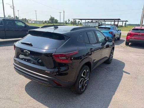 New 2026 Chevrolet Trax RS w/ Driver Confidence Package FWD image 6