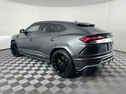 Used 2020 Lamborghini Urus image 3