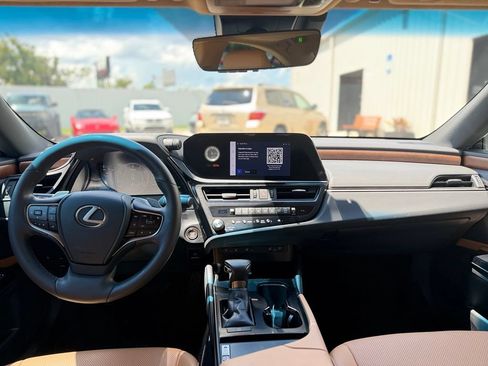 Used 2023 Lexus ES 350 w/ Premium Package FWD image 27