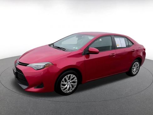 Used 2018 Toyota Corolla LE FWD image 7