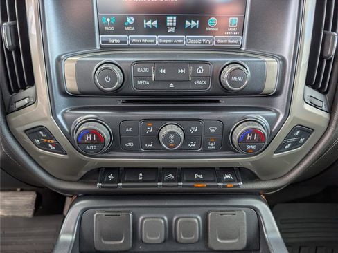 Used 2018 Chevrolet Silverado 1500 High Country image 27