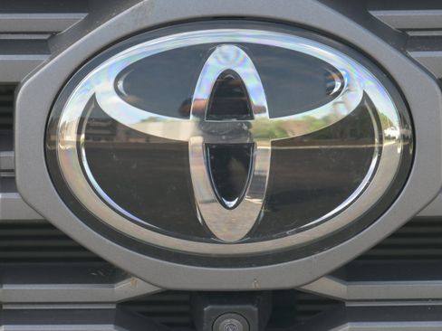 Used 2023 Toyota Tacoma TRD Off-Road w/ TRD Premium Off Road Package image 40